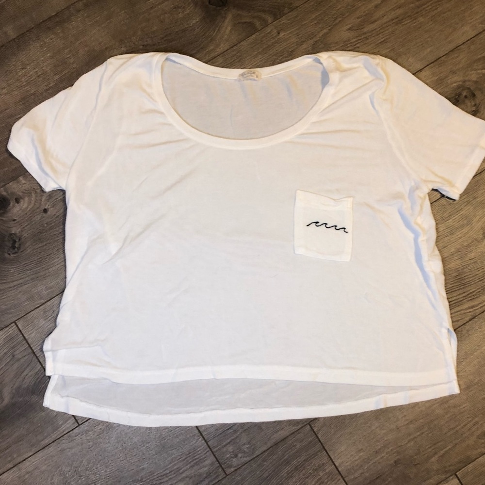 NWOT • Waves Pocket Crop Top Shirt